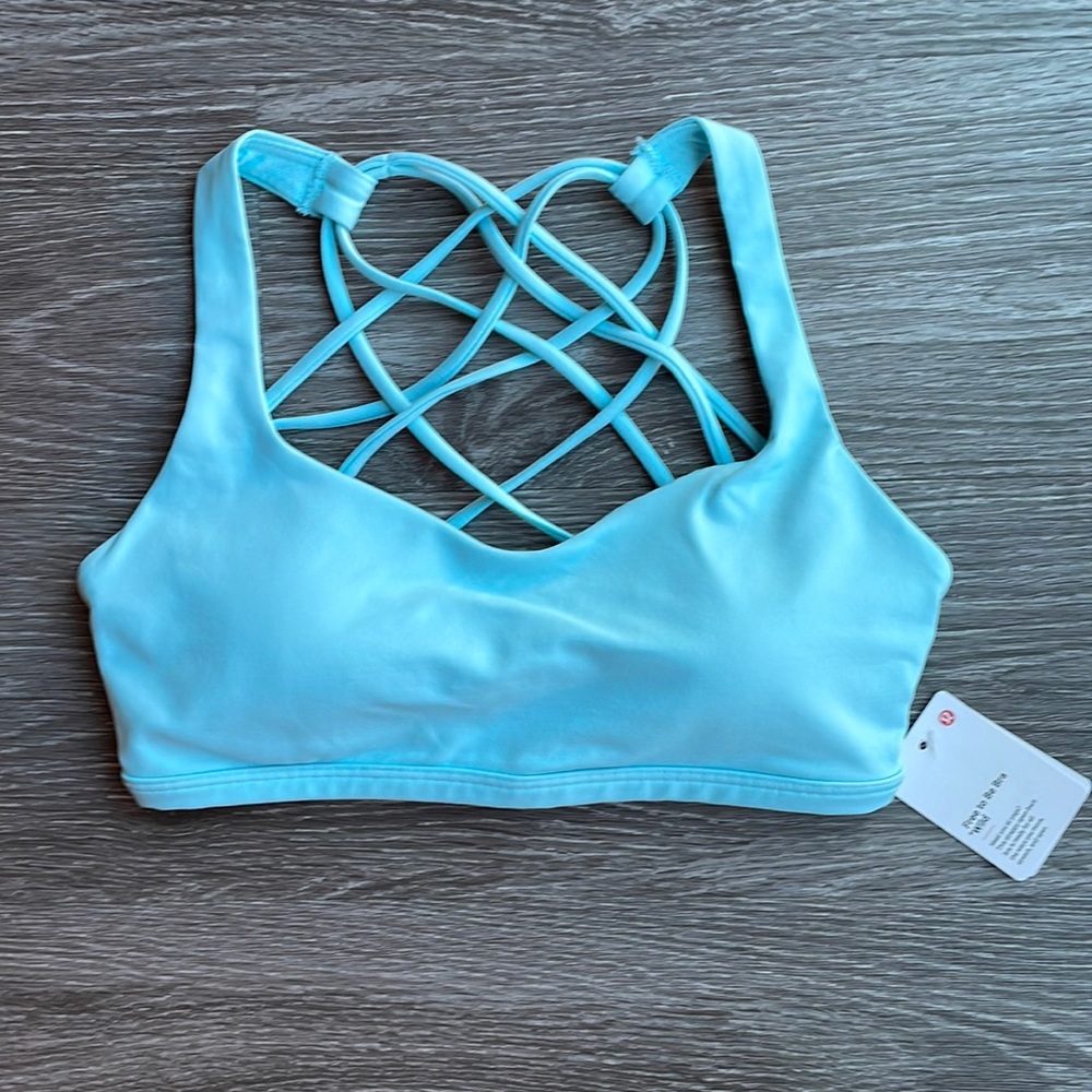 NWT LULULEMON FREE TO BE BRA, LIGHT SUPPORT A/B CUP, SIZE 4